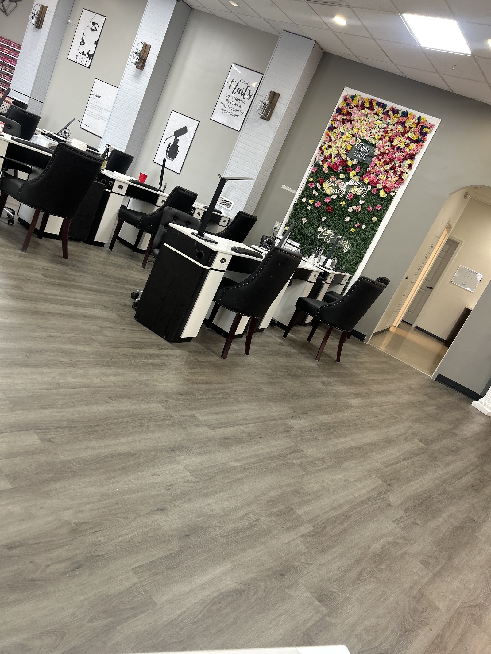 Royal Nail Spa nail photo 2